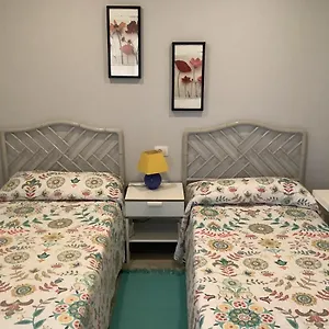 https://edificio-costamar-arona-tenerife.in-canary-islands.com